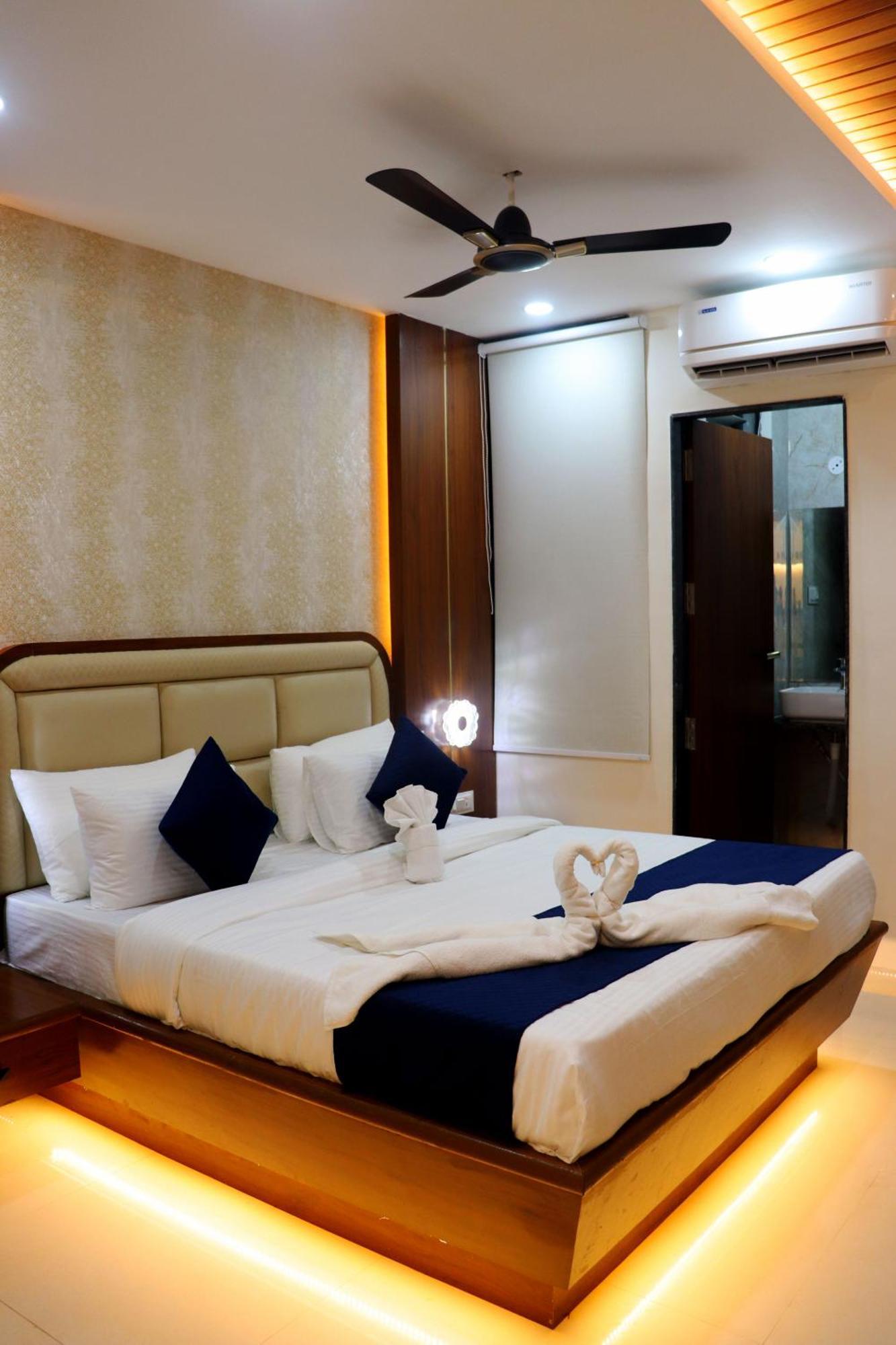Hotel Aranyasutra Inaya, Indore Exterior photo