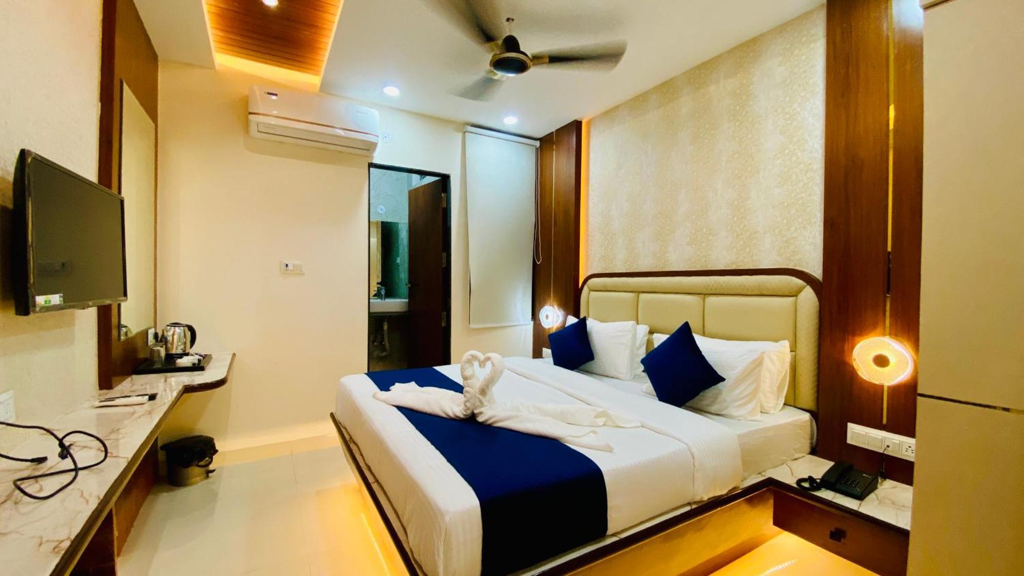 Hotel Aranyasutra Inaya, Indore Exterior photo